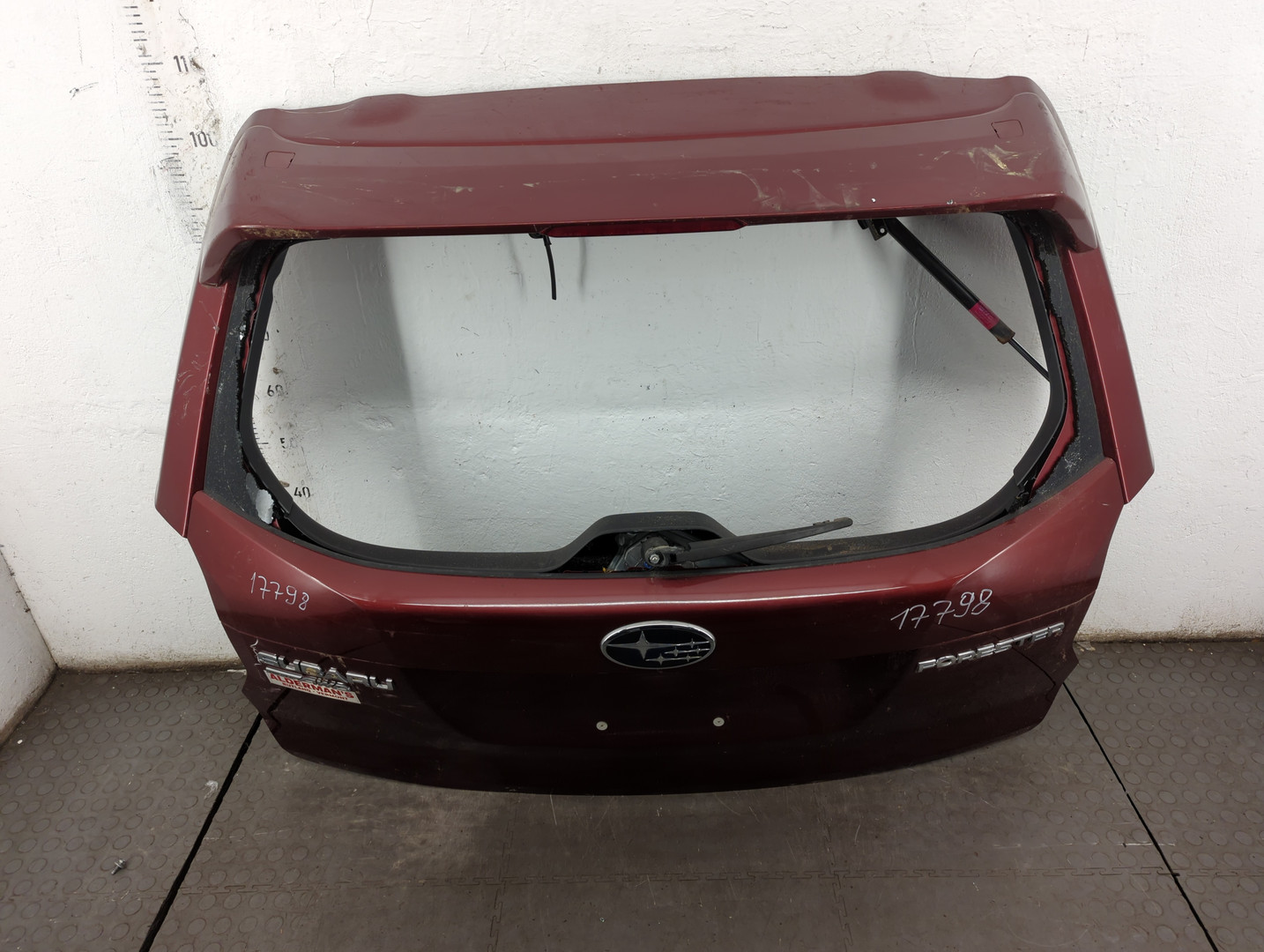 Дверь багажника