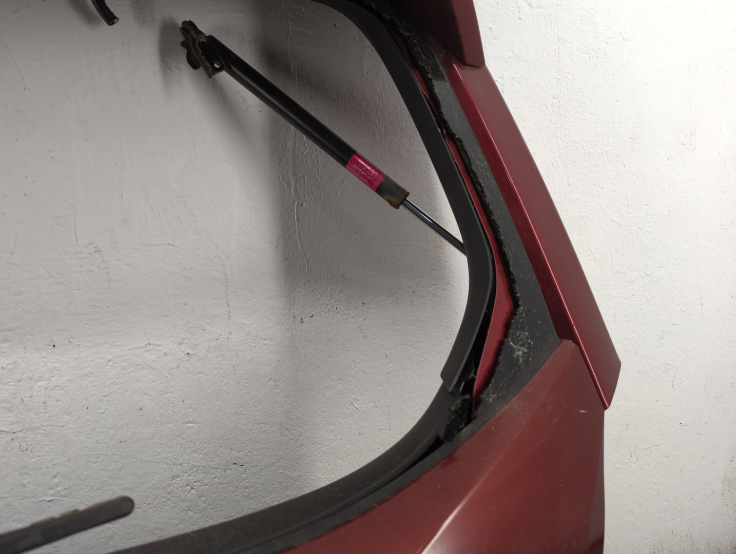 Дверь багажника