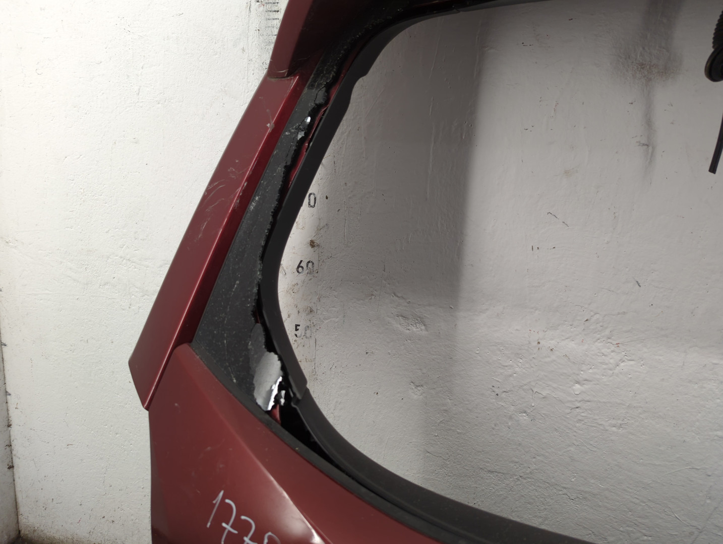 Дверь багажника