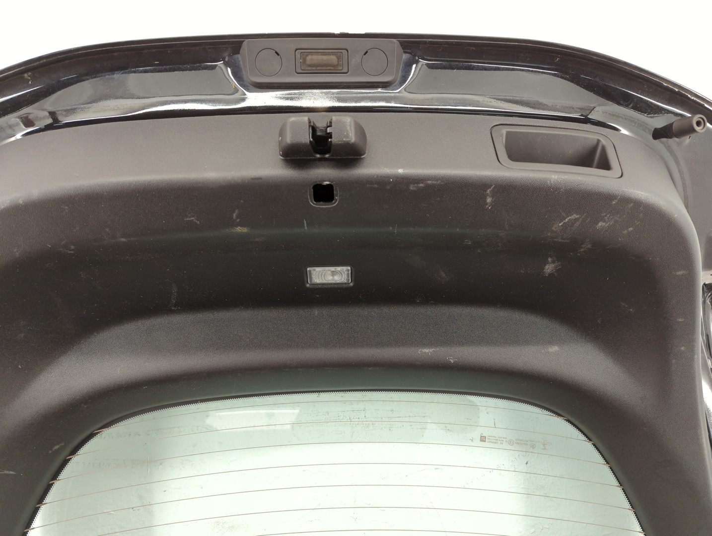 Дверь багажника