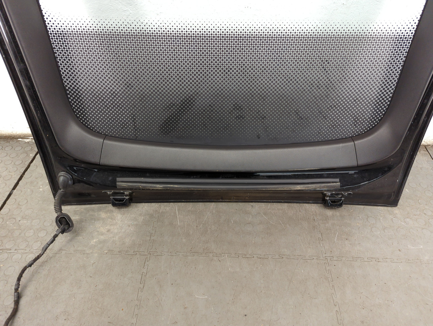 Дверь багажника