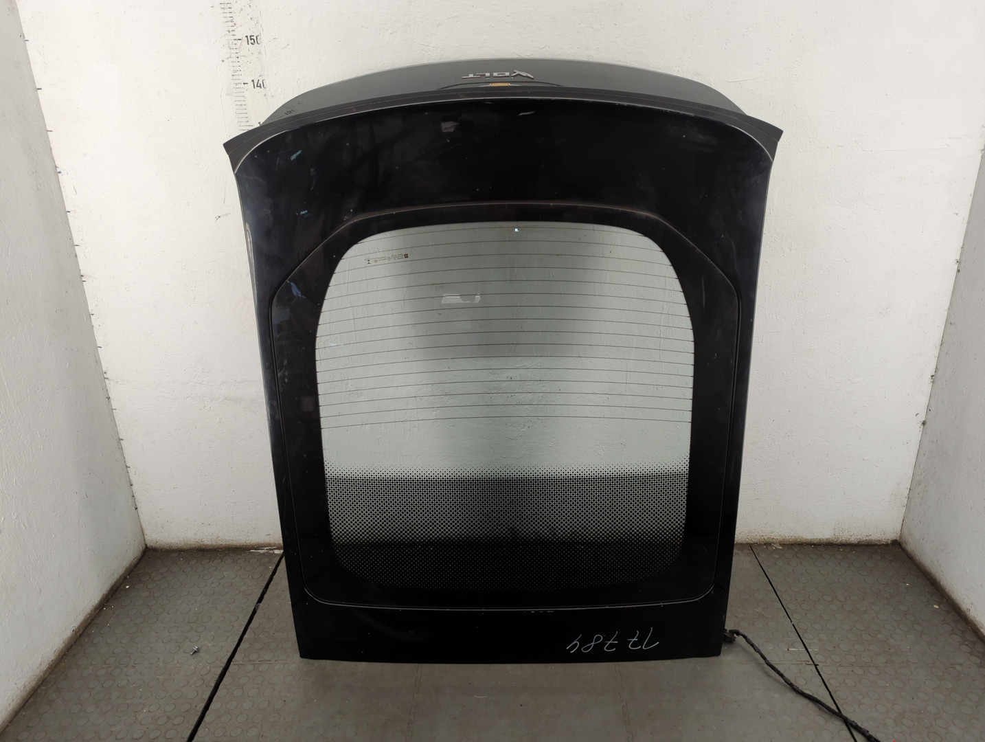 Дверь багажника