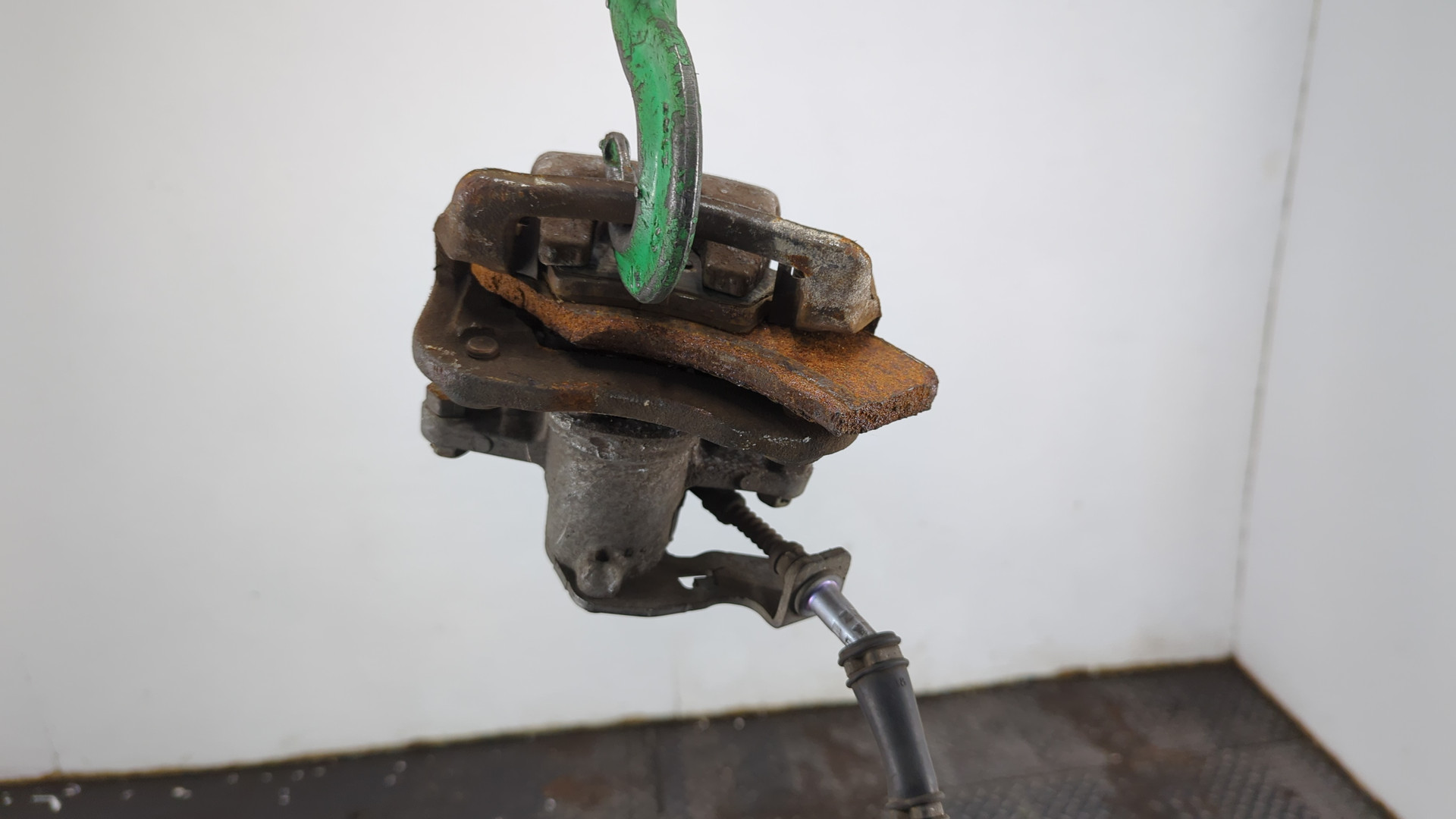 Суппорт задний