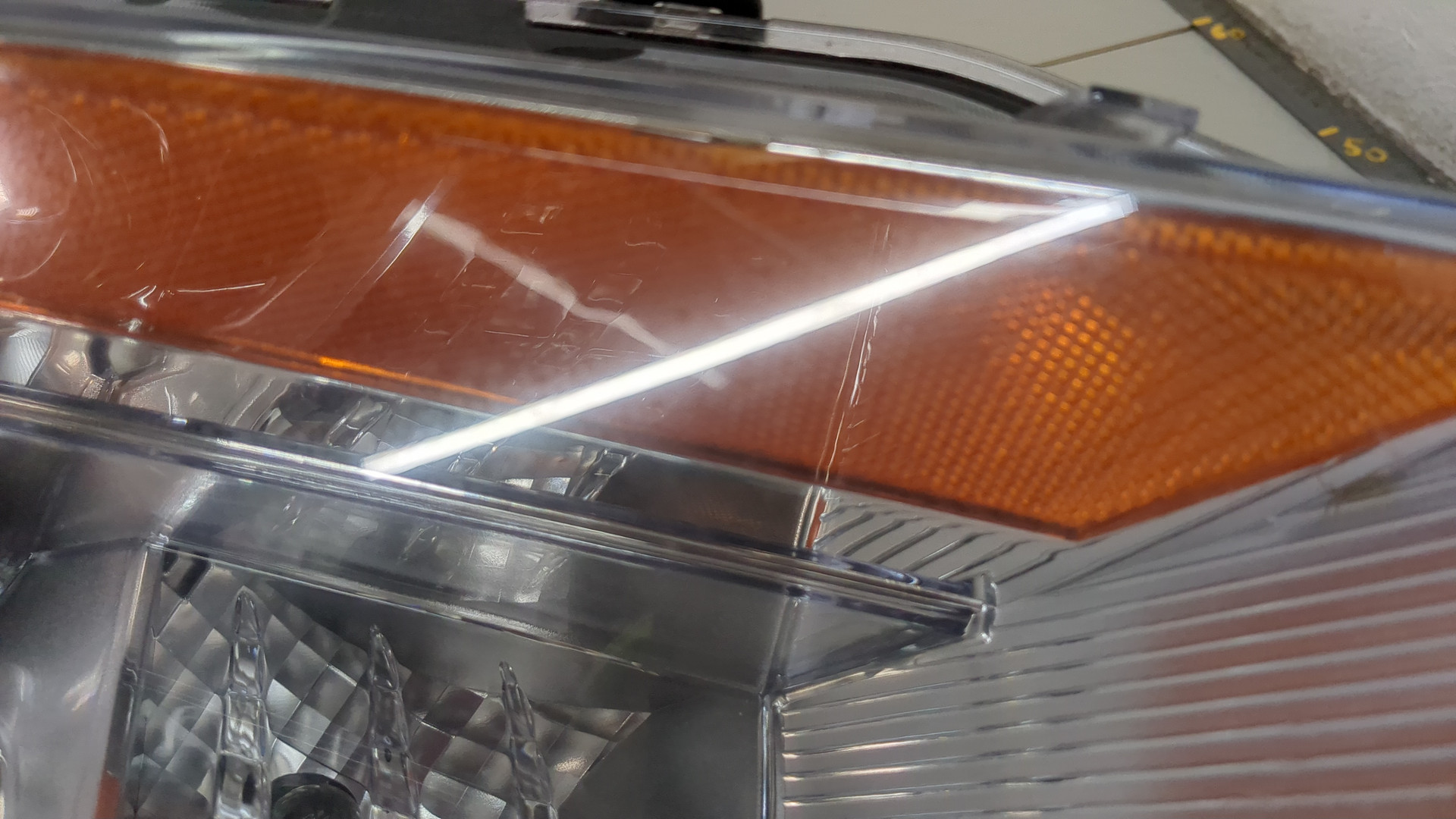 Фара правая