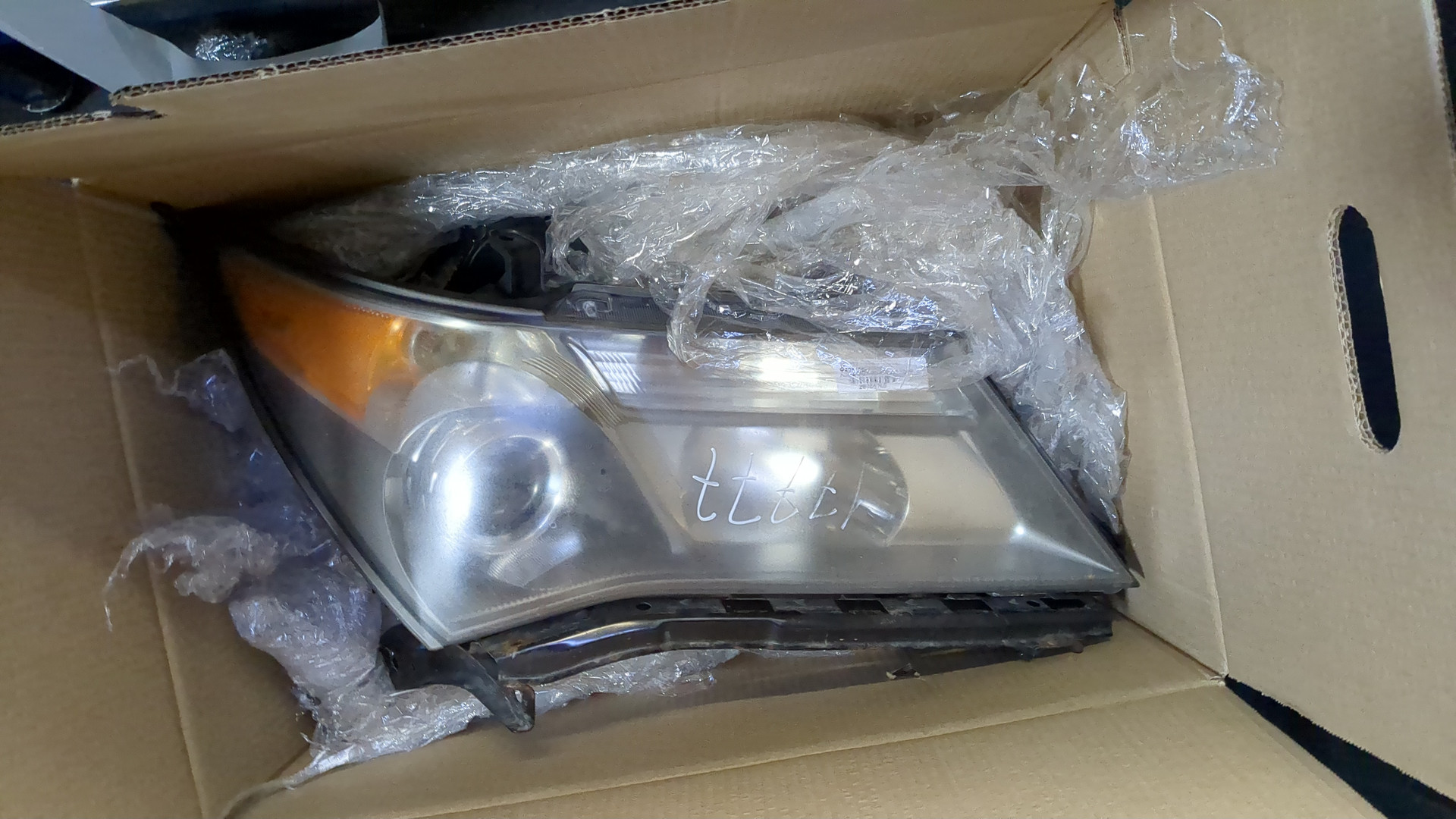 Фара правая