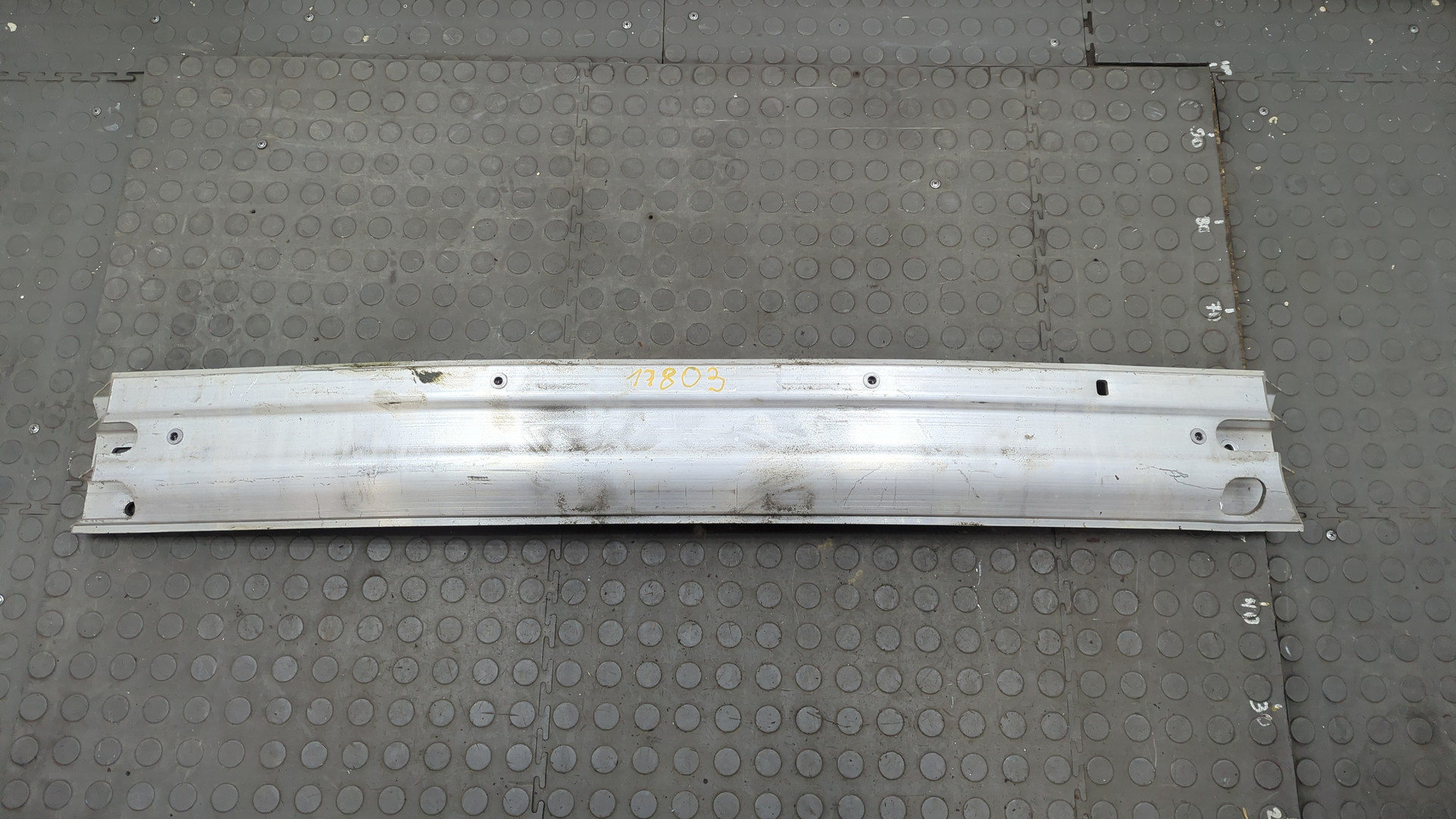 Усилитель заднего бампера