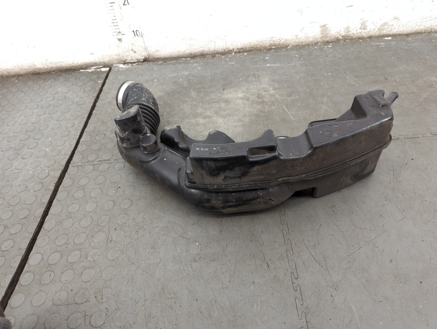 Резонатор воздушного фильтра