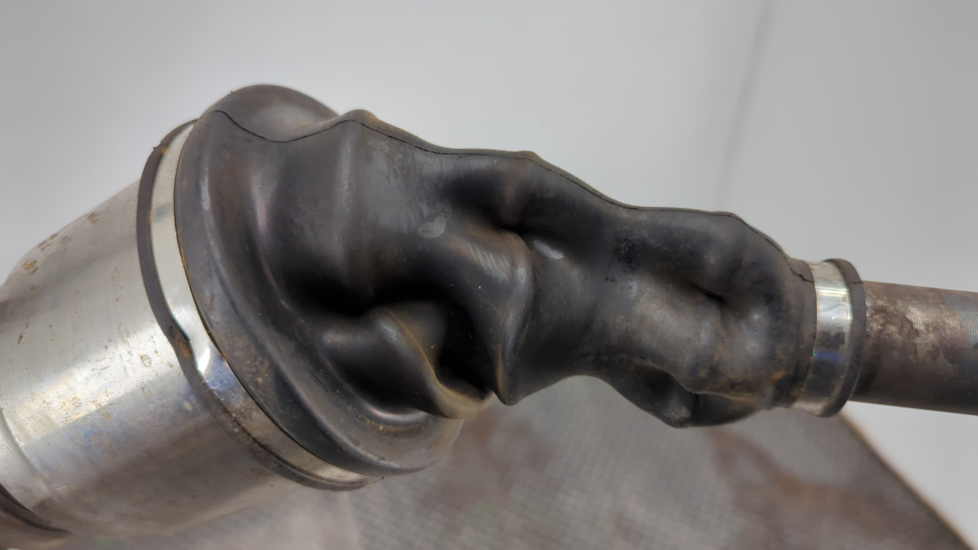 Полуось передняя правая