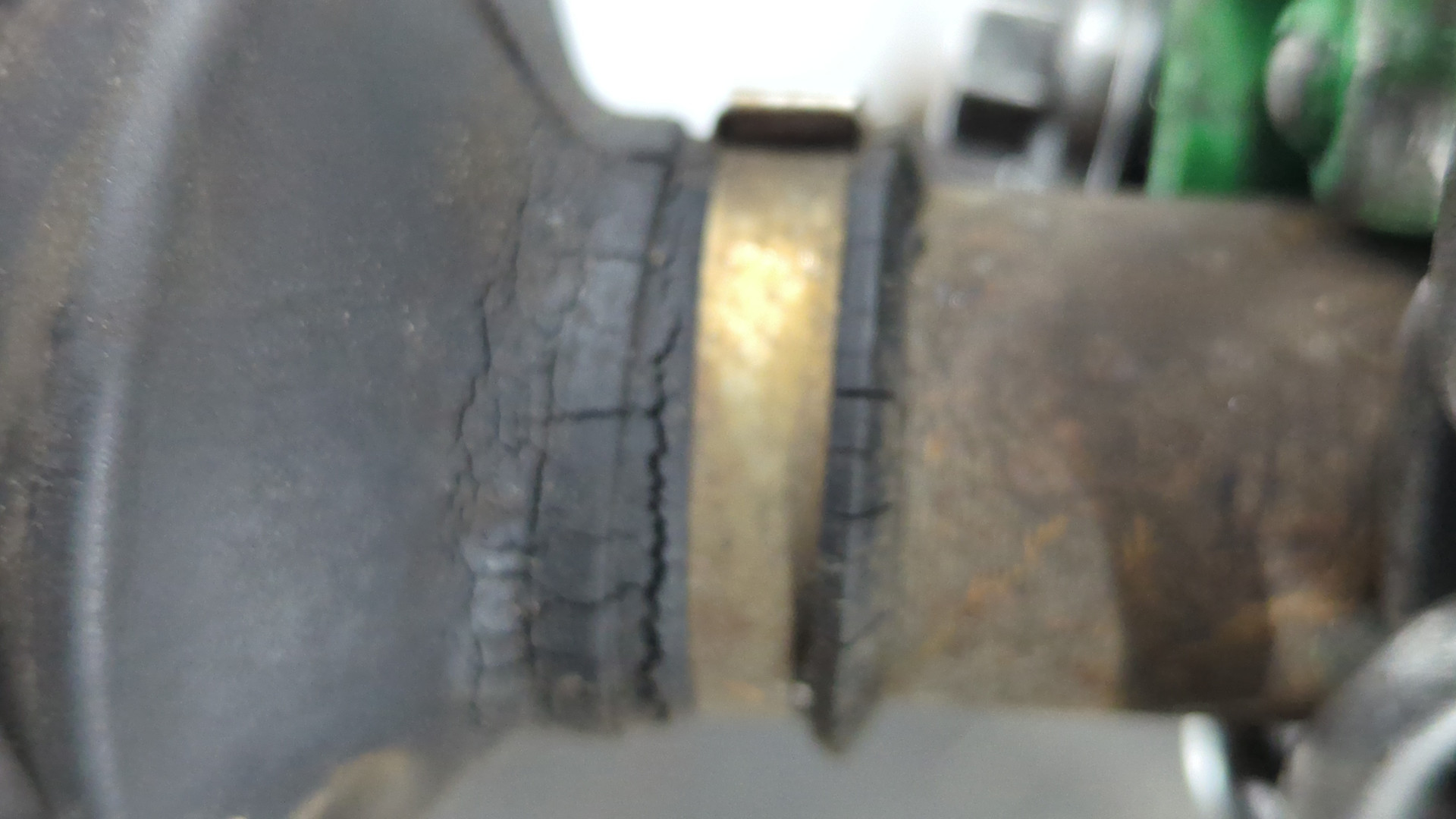 Полуось передняя левая