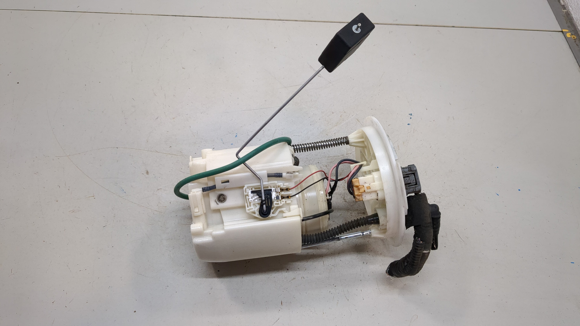 Насос топливный электрический