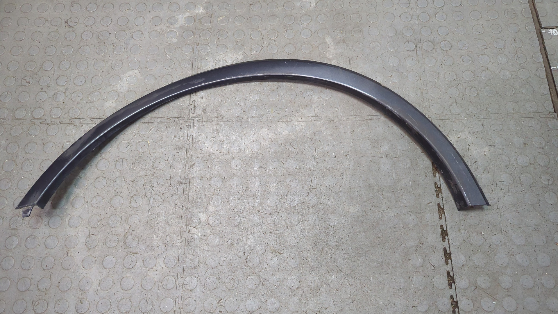 Накладка заднего крыла левого