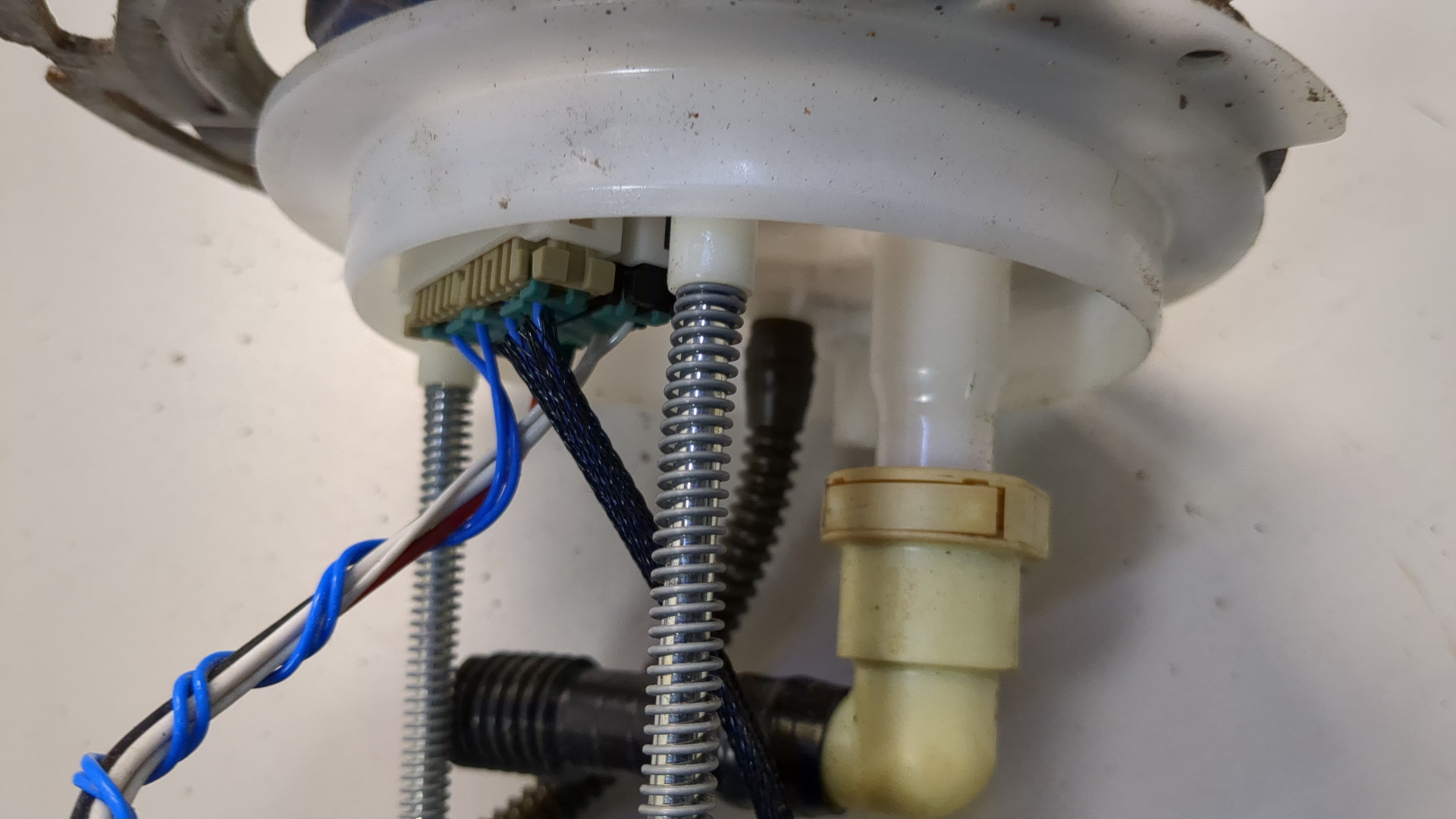 Насос топливный электрический