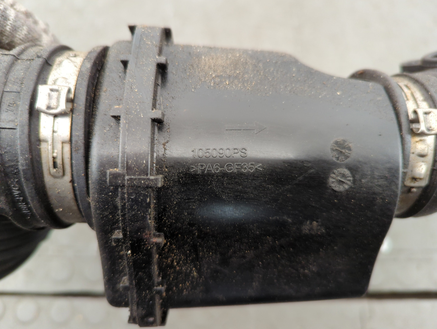 Патрубок воздушного фильтра