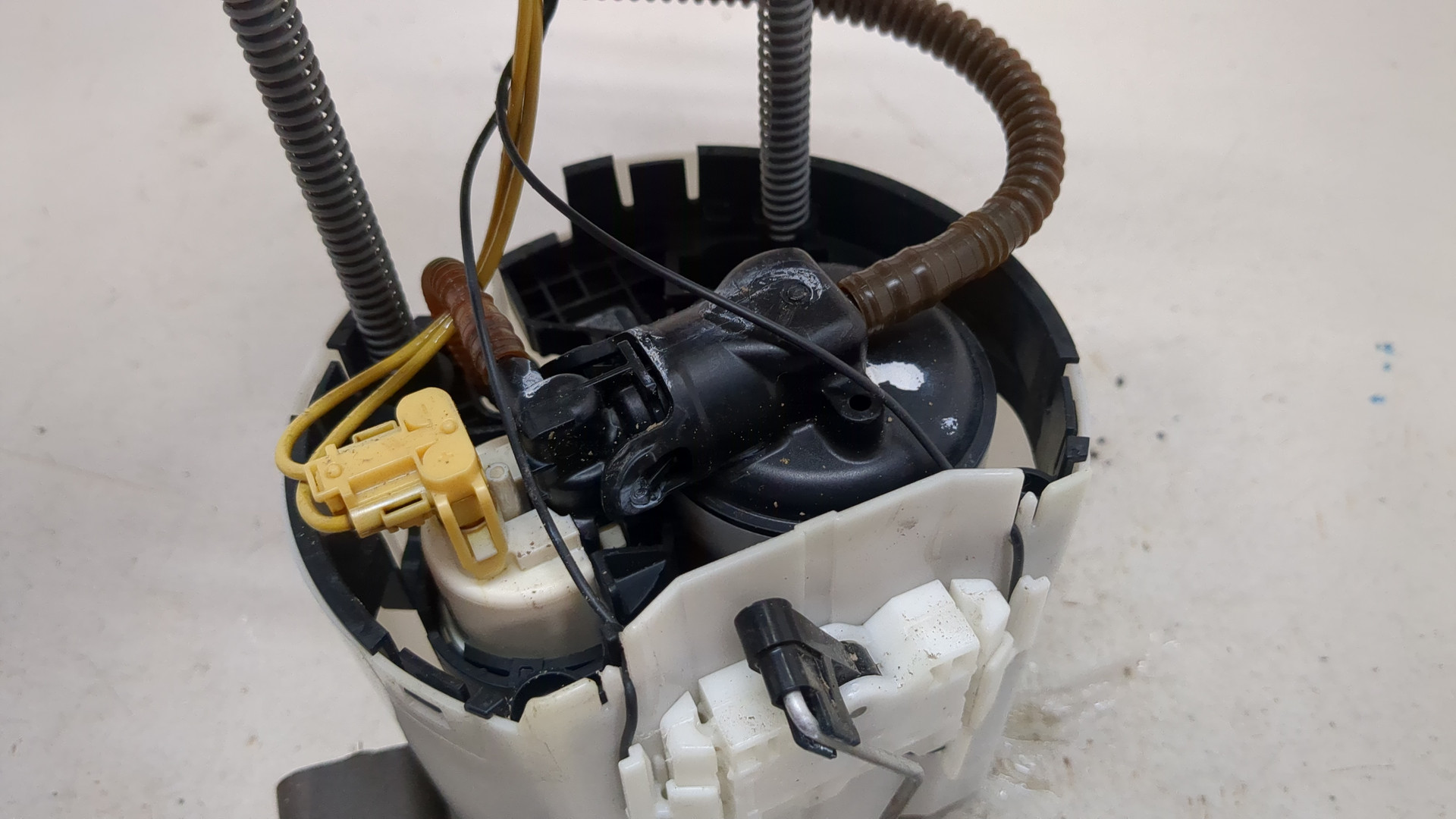 Насос топливный электрический