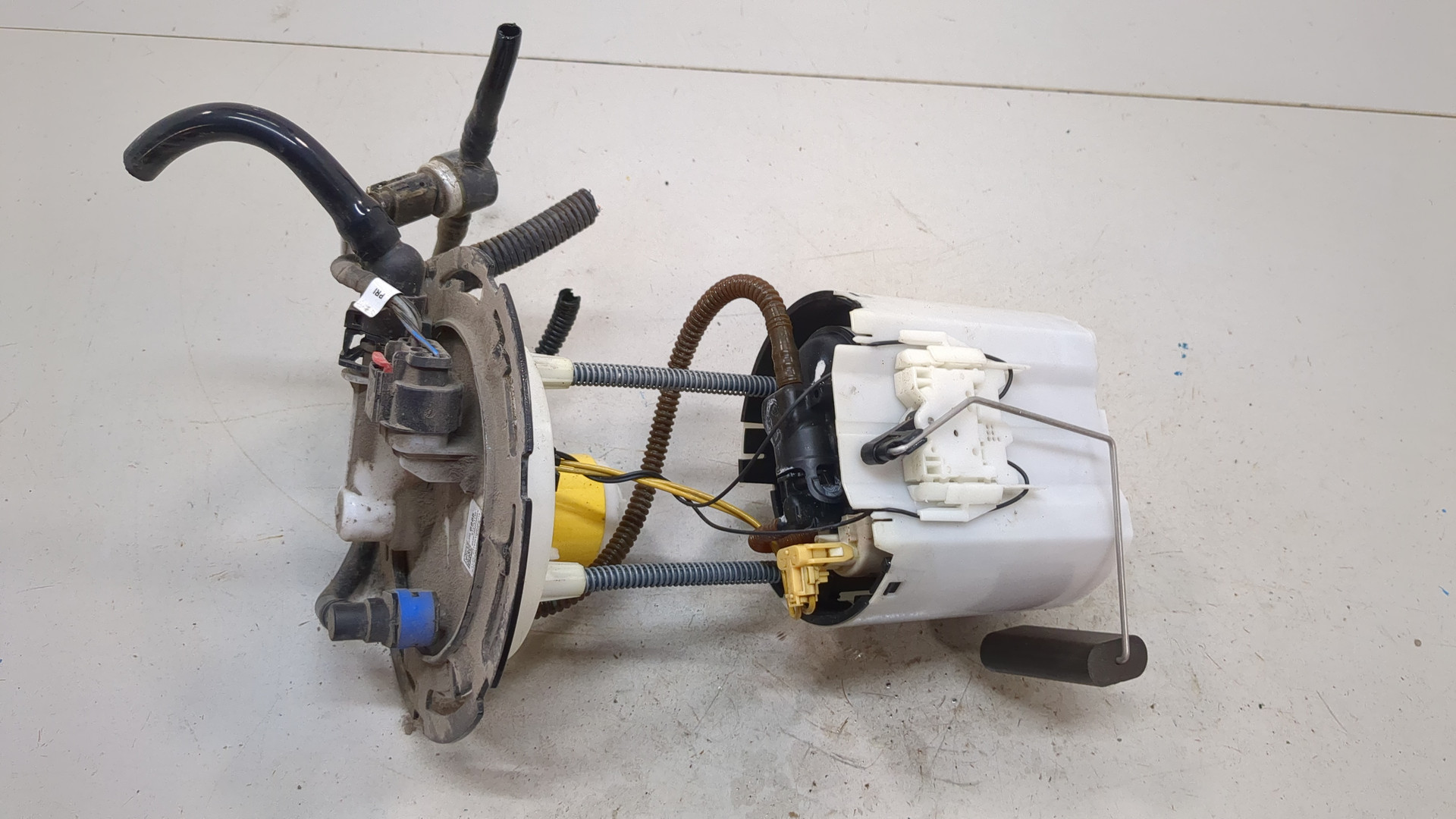 Насос топливный электрический