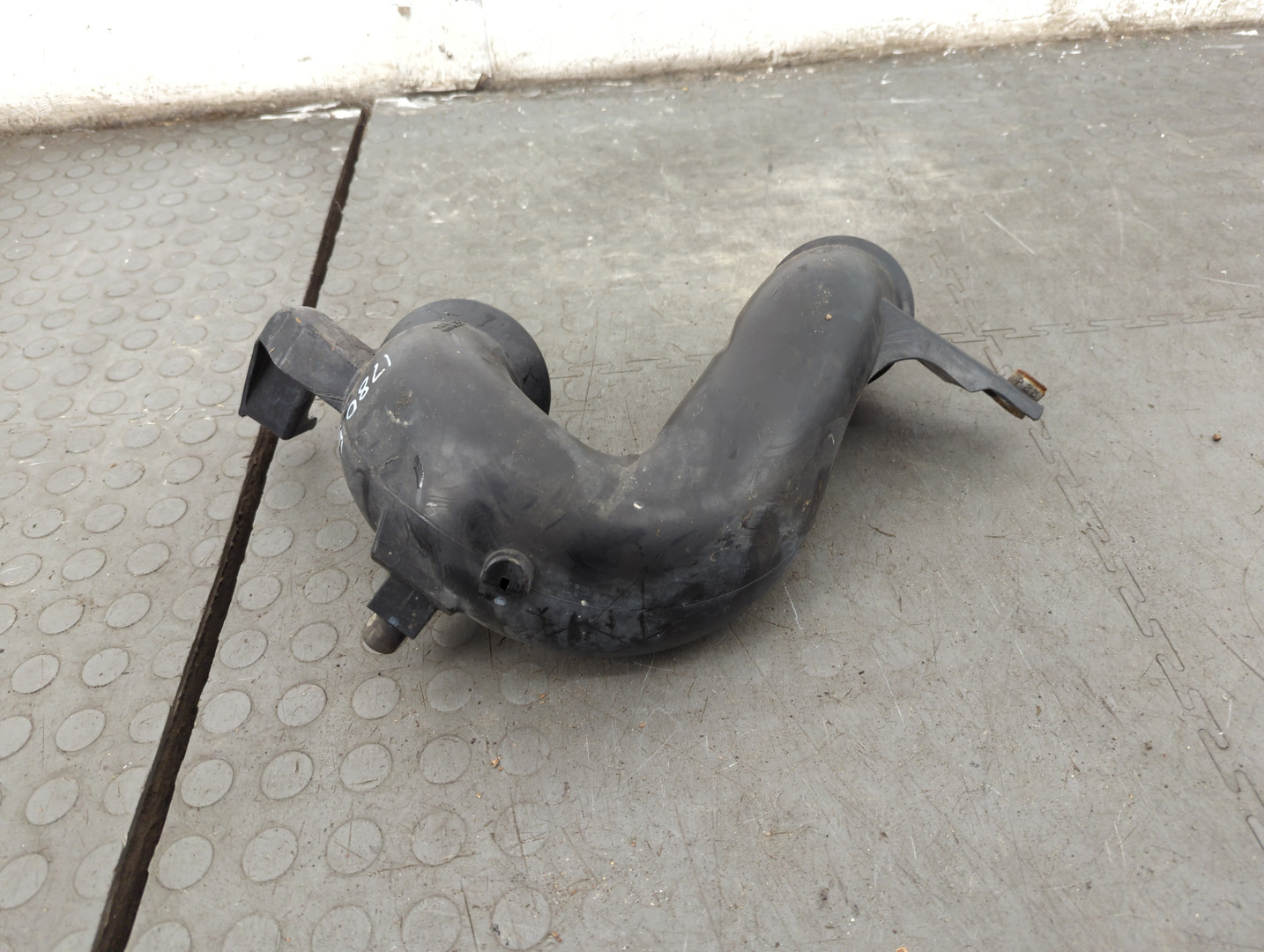 Патрубок воздушного фильтра