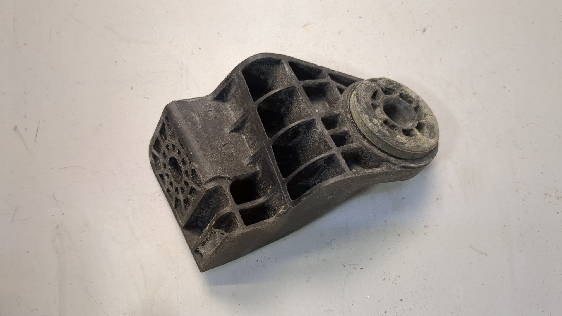 Кронштейн радиатора