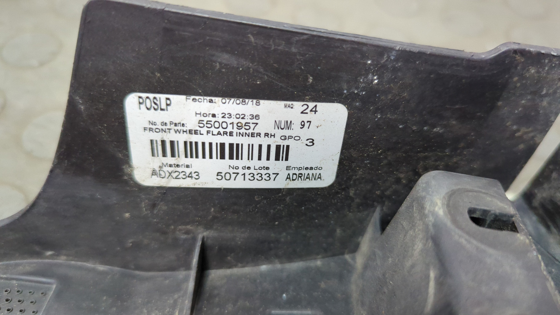 Накладка переднего крыла правого