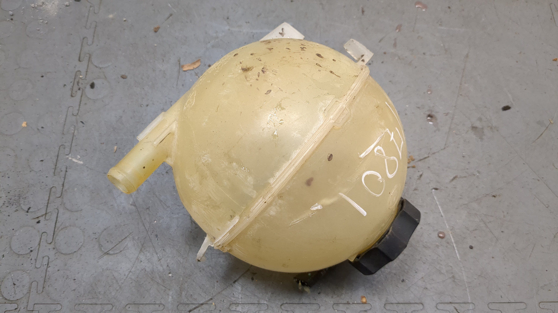 Бачок расширительный