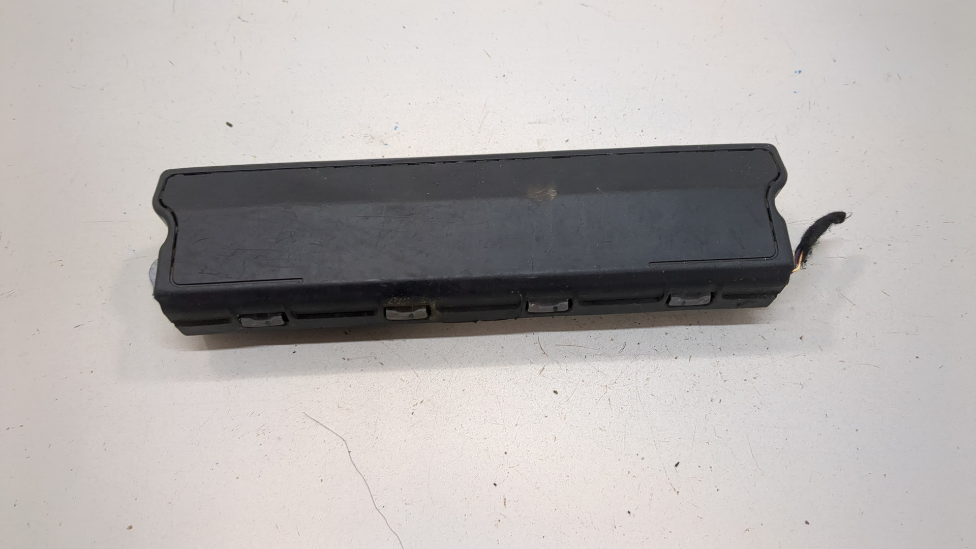 Подушка безопасности нижняя (для колен)