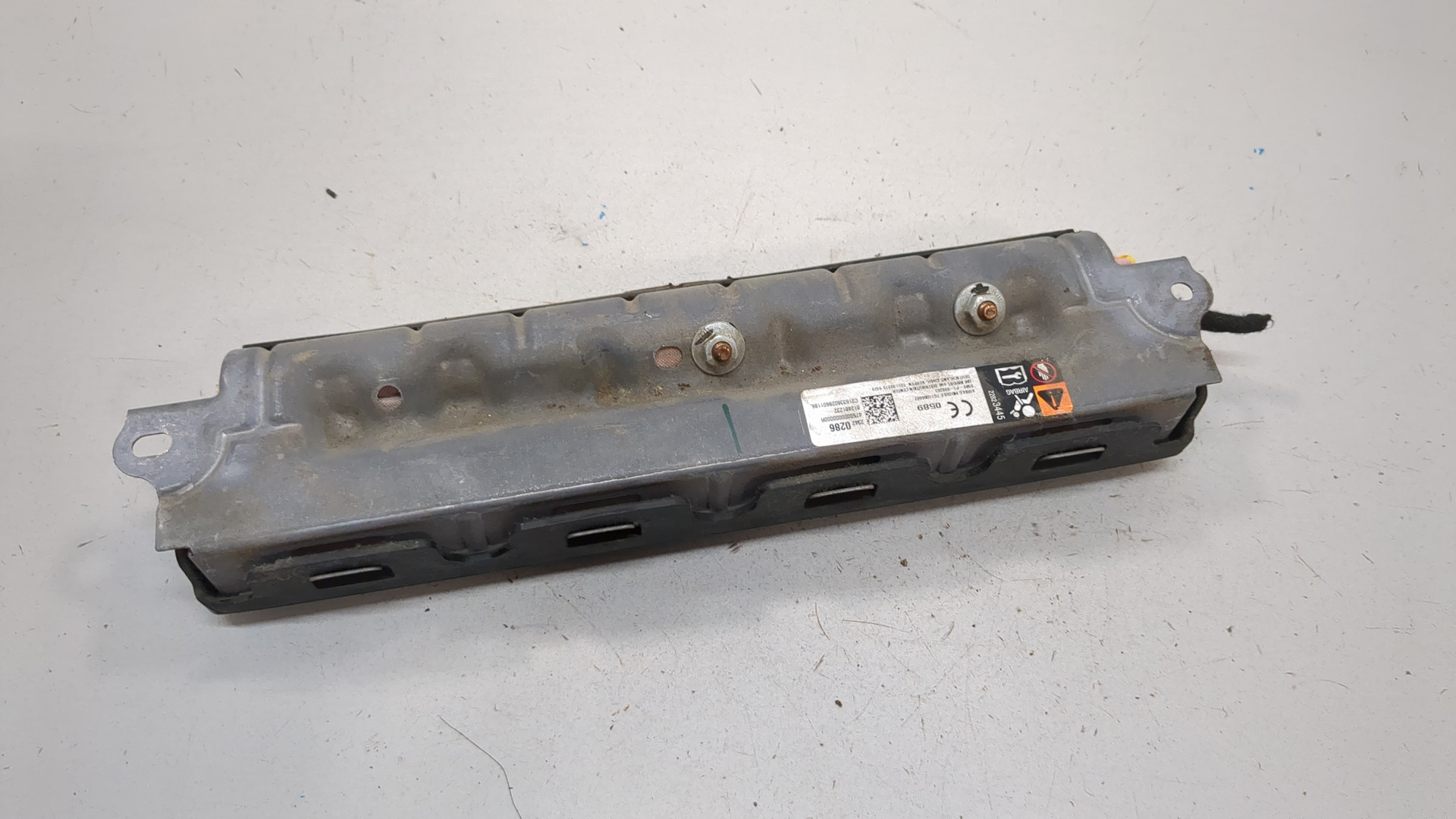 Подушка безопасности нижняя (для колен)