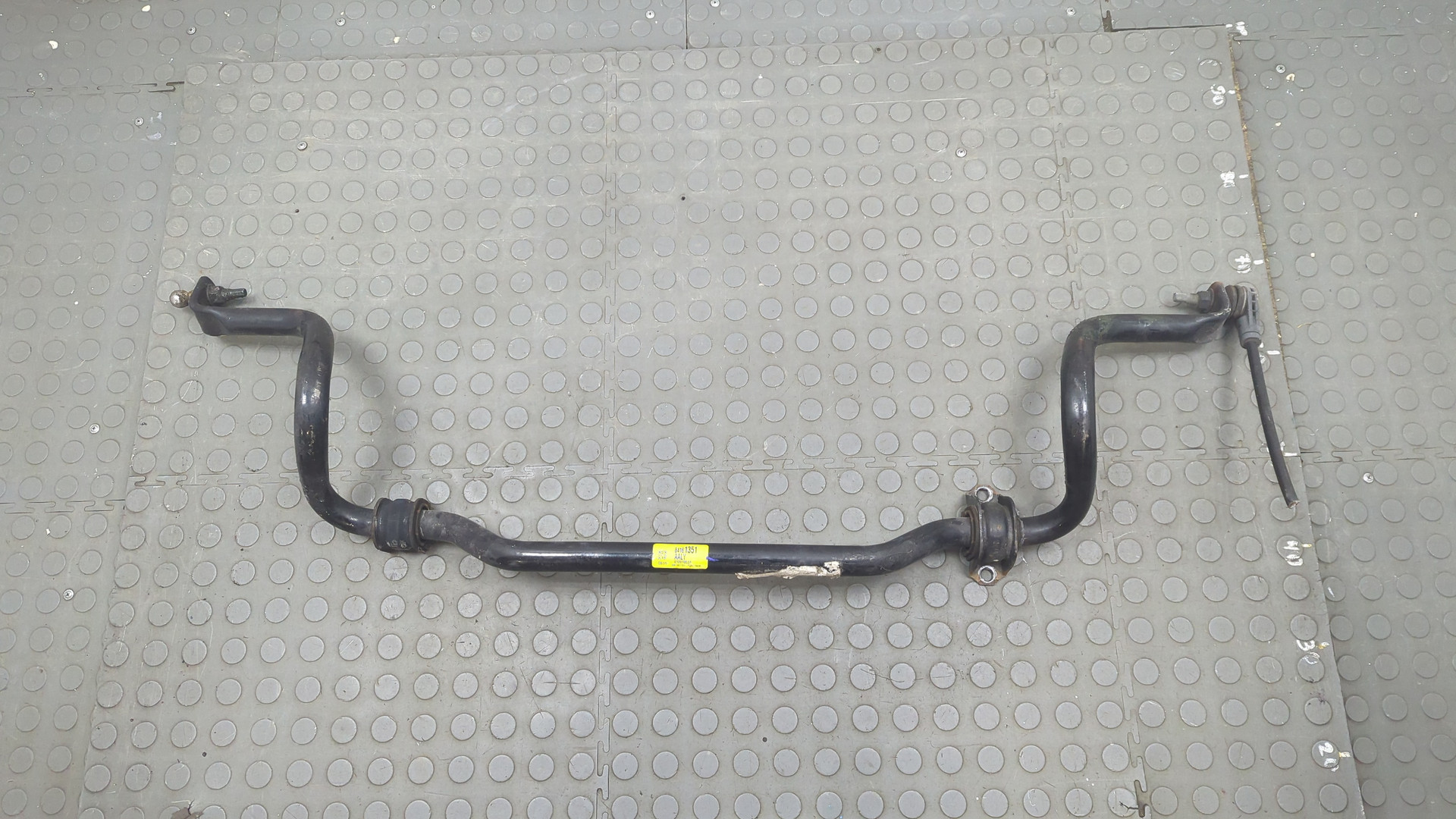 Стабилизатор передний