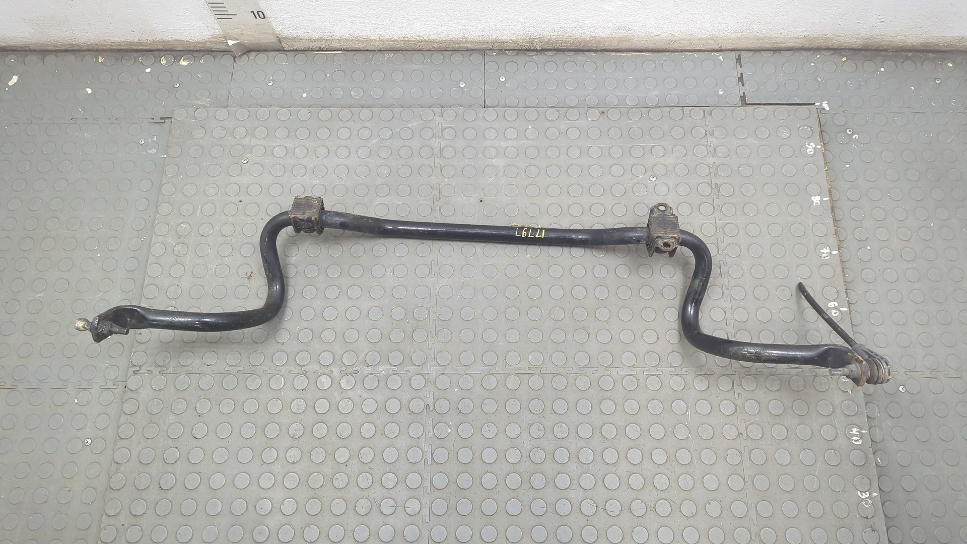 Стабилизатор передний