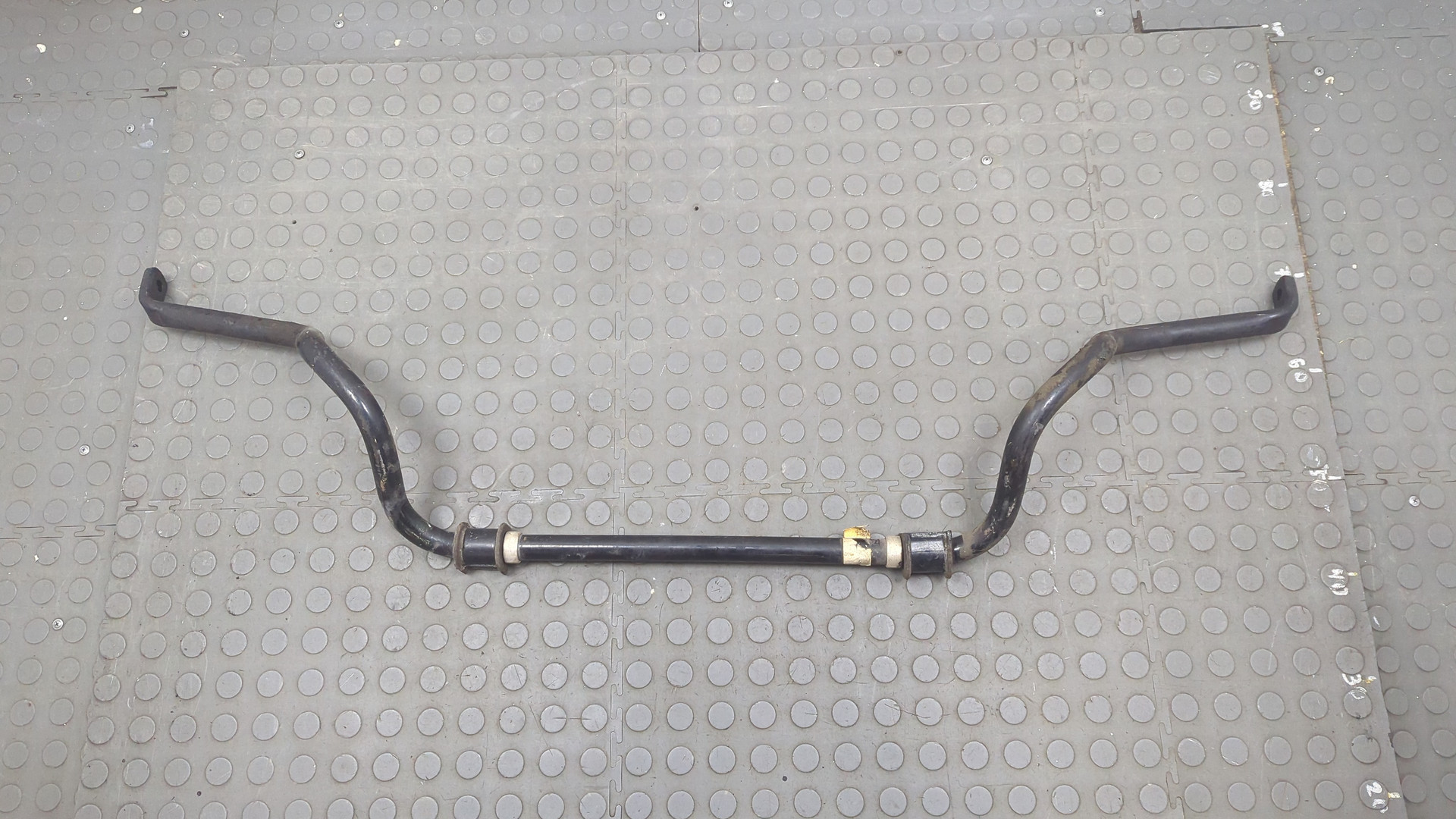 Стабилизатор передний