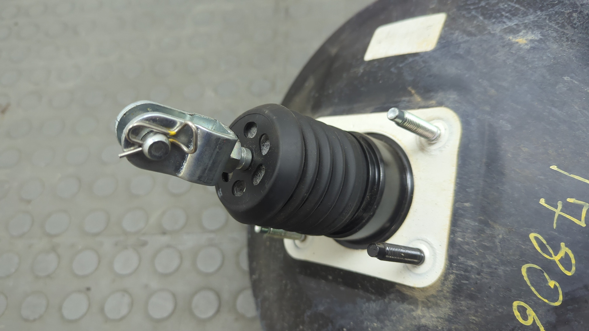 Усилитель тормозов вакуумный