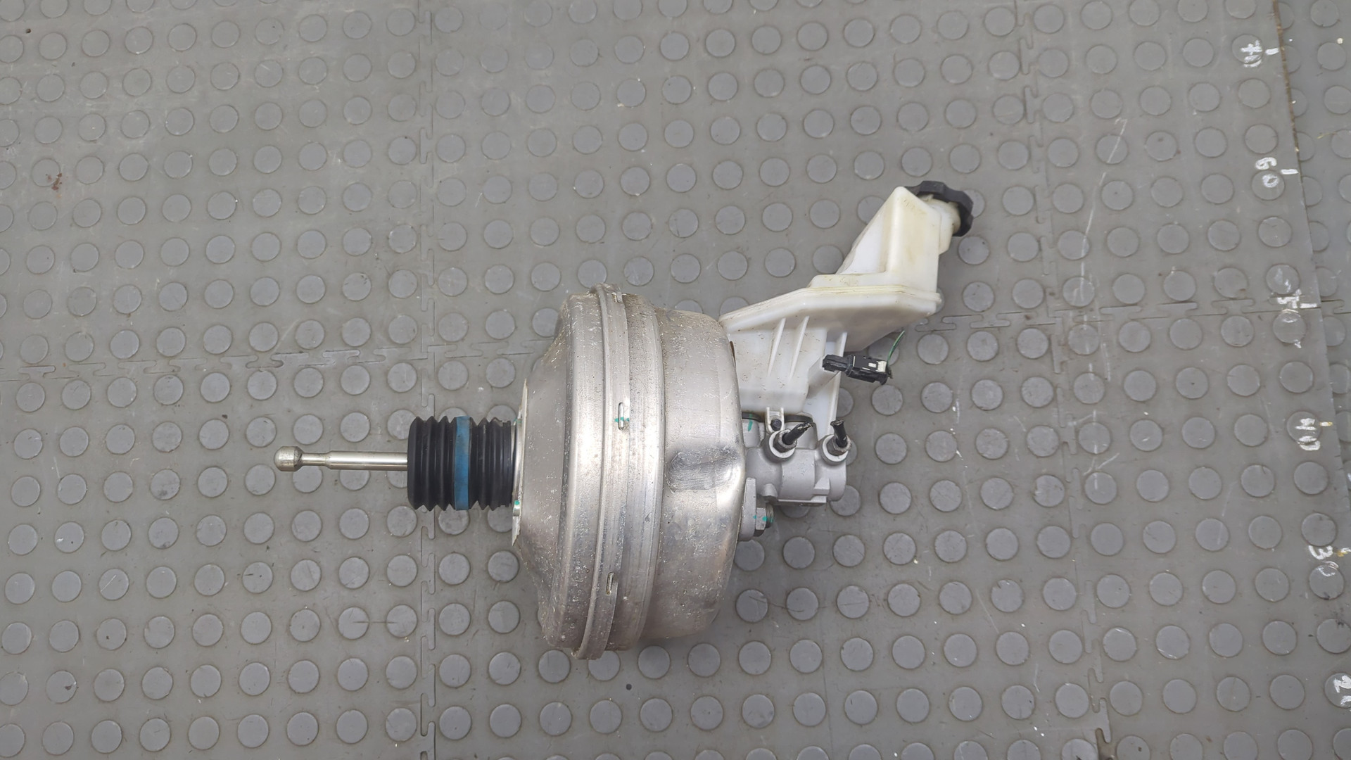 Цилиндр тормозной главный