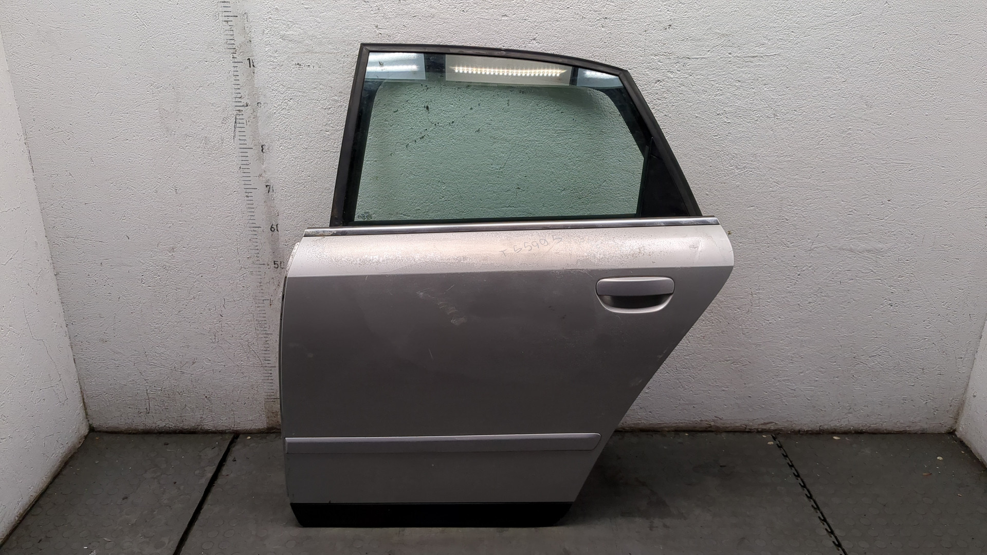 Дверь задняя левая