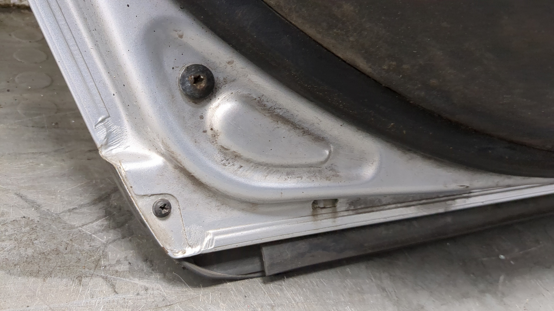 Дверь задняя левая