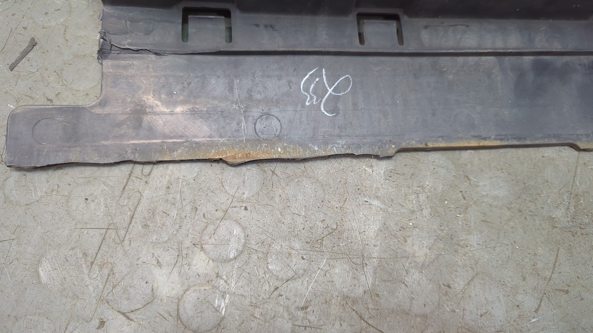 Жалюзи (воздуховод) бампера переднего