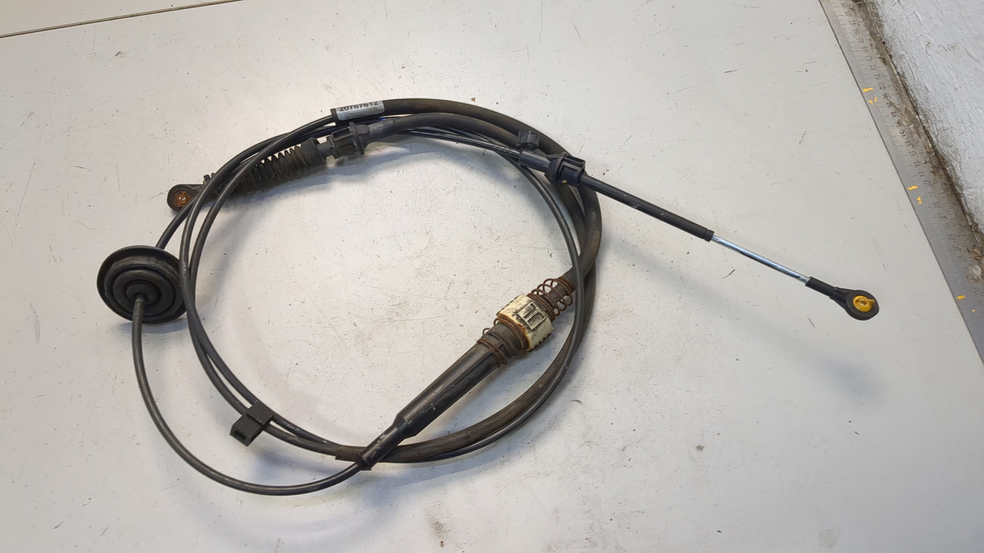 Трос стояночного тормоза