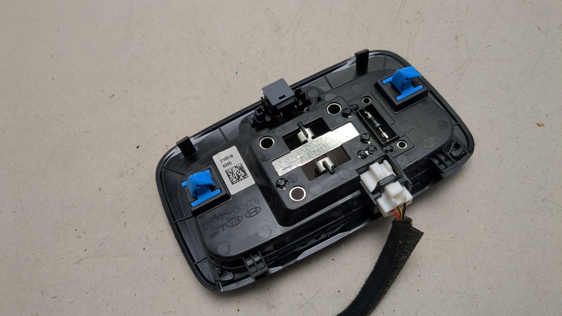 Плафон салонный