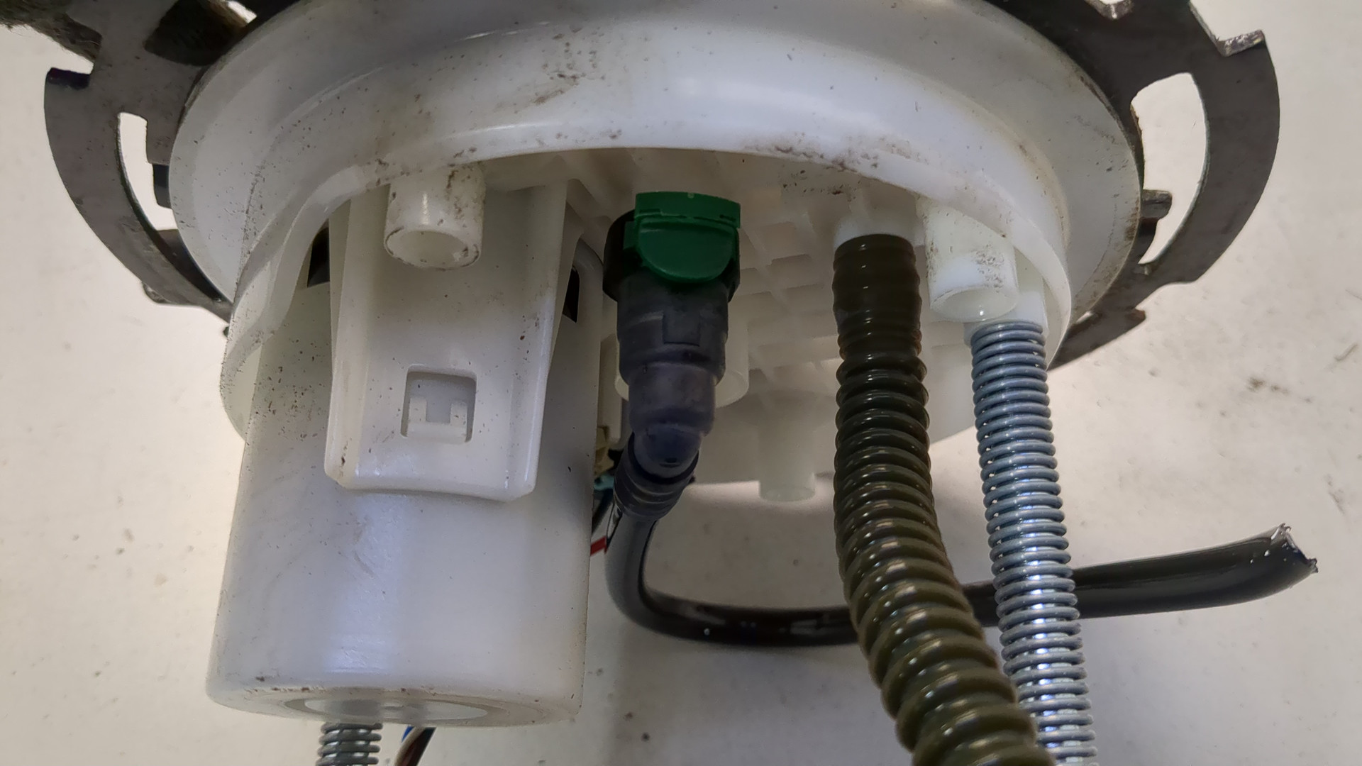 Насос топливный электрический