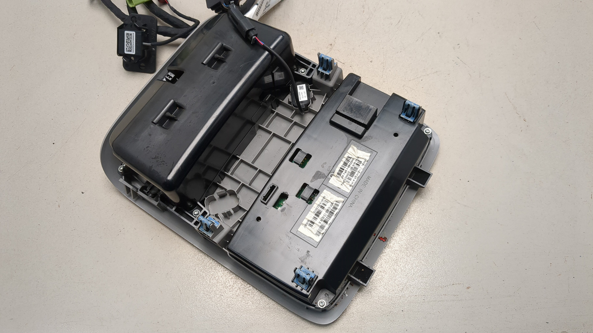 Плафон салонный