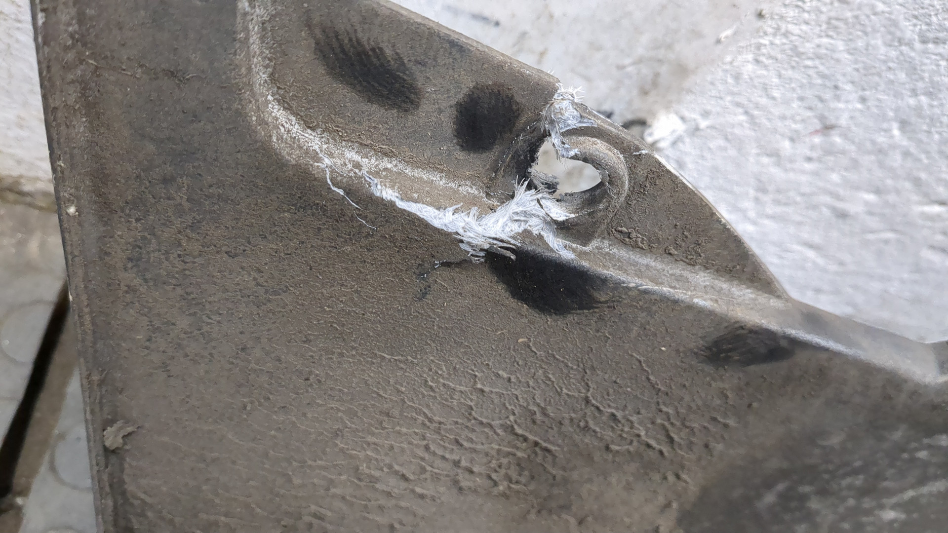 Подножка левая