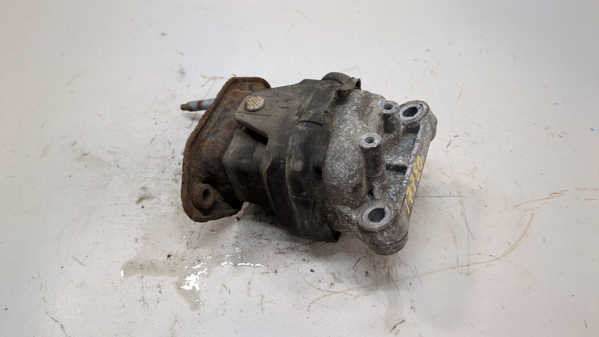 Опора двигателя