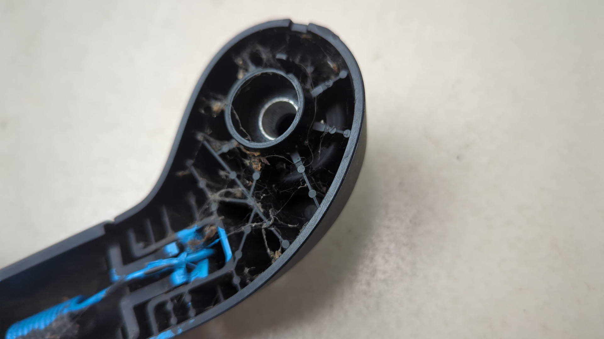 Поводок стеклоочистителя заднего