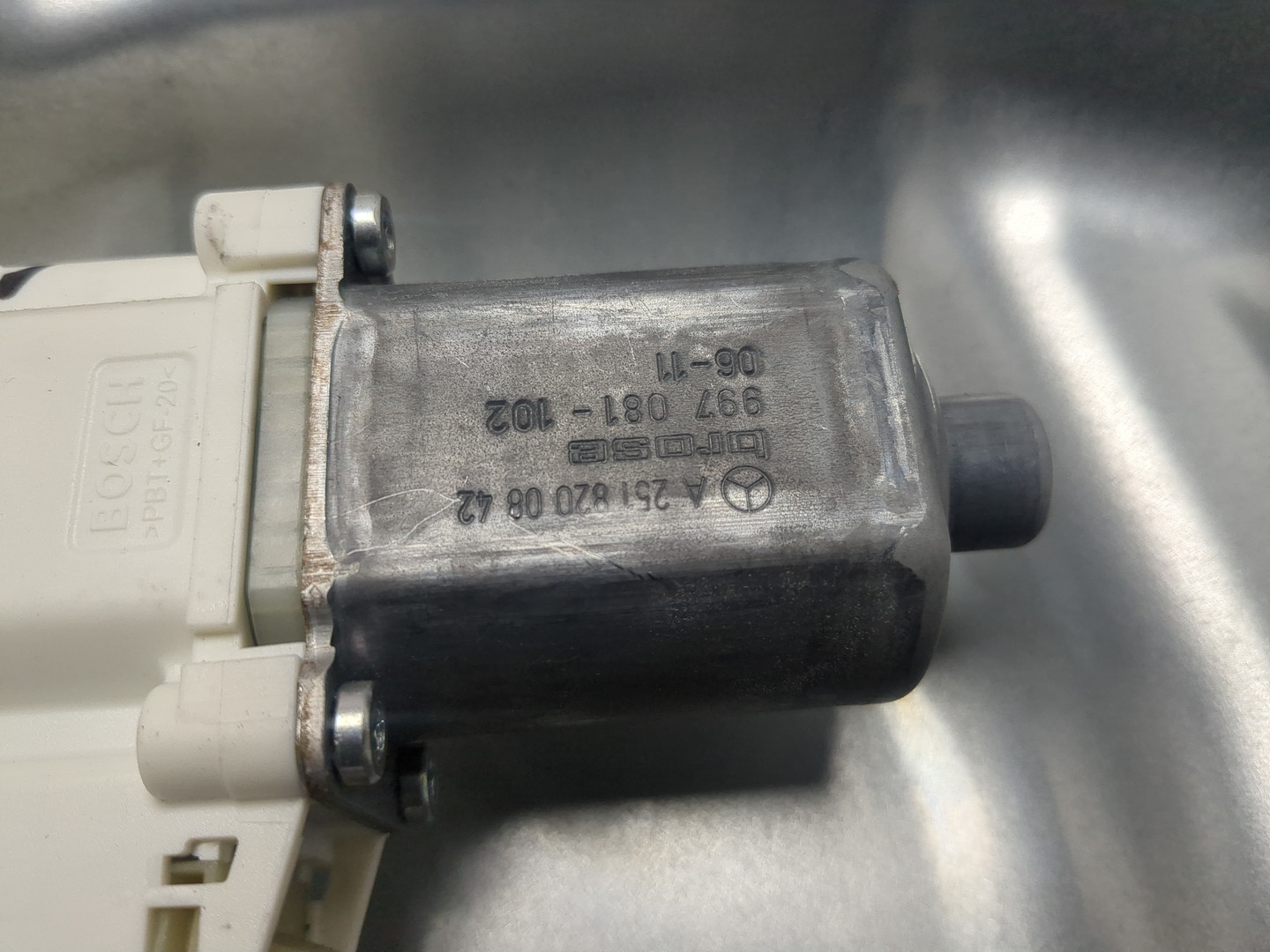 Стеклоподъемник электр. передний правый