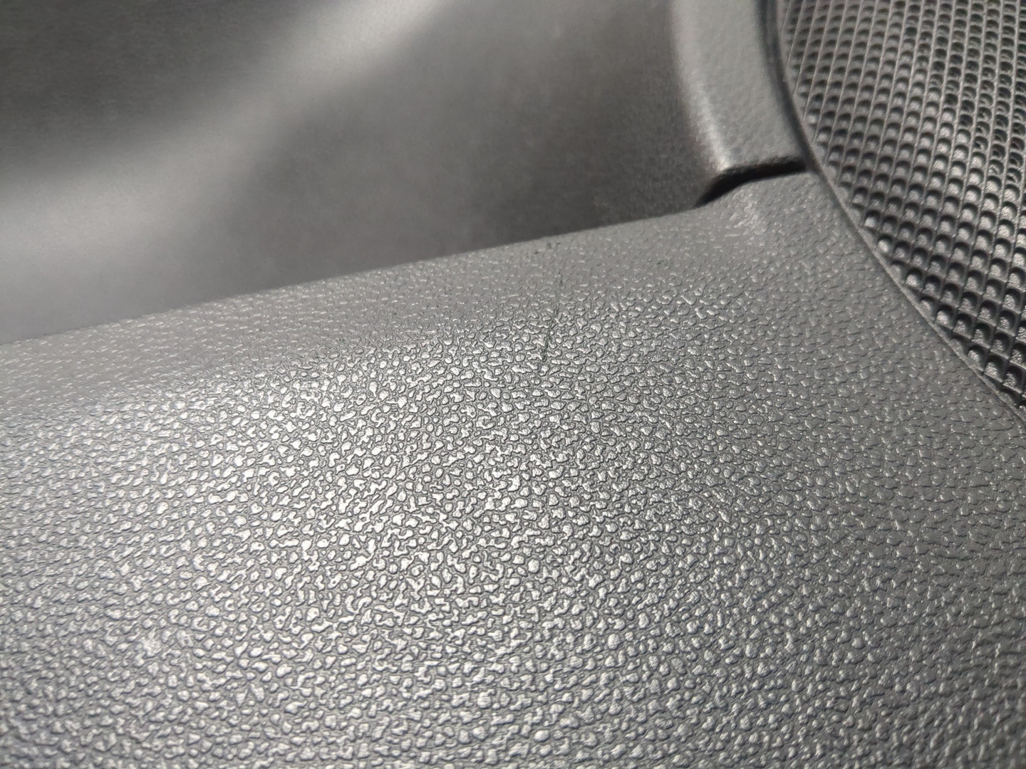 Обшивка двери задней левой