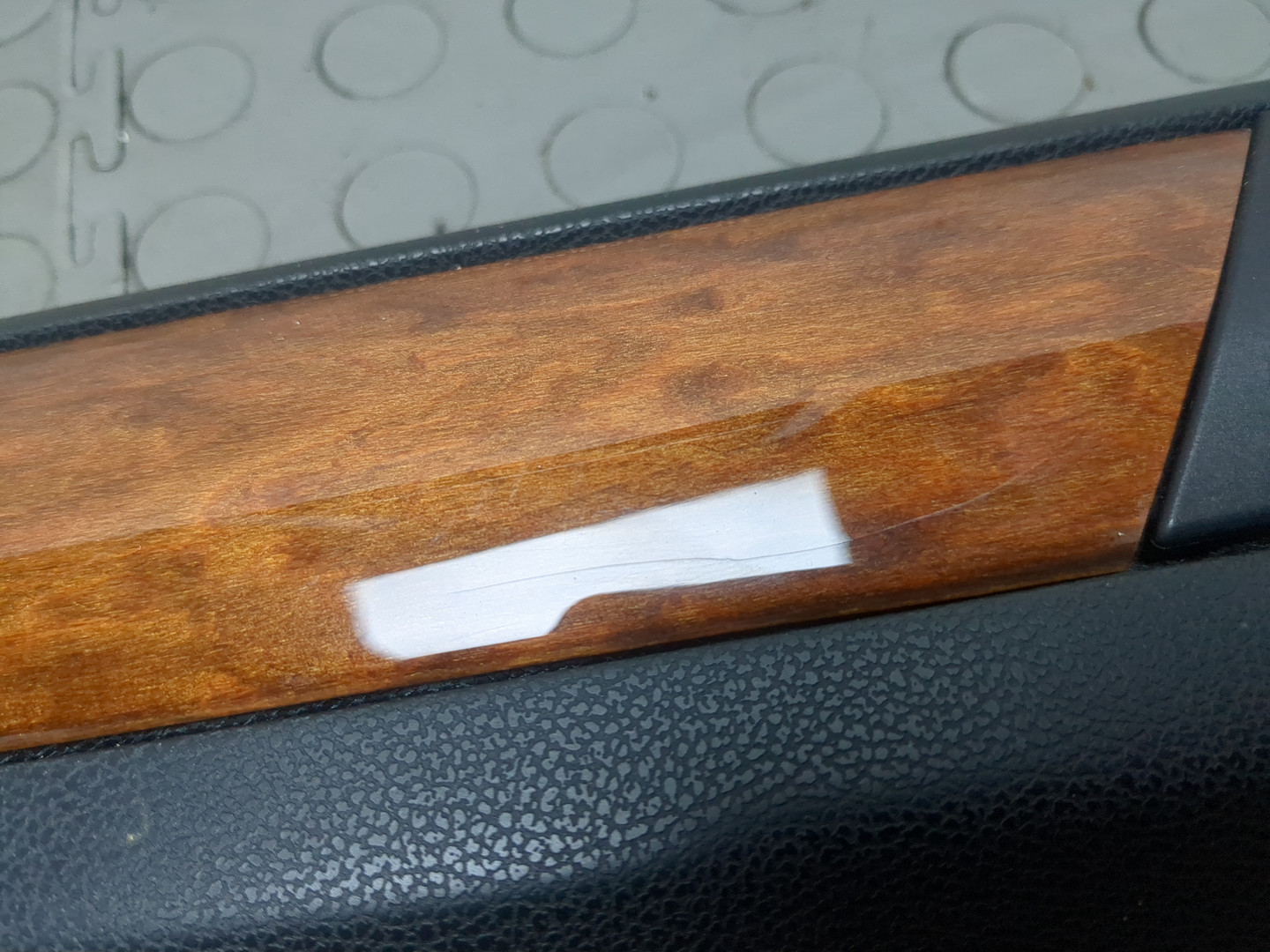 Обшивка двери задней левой