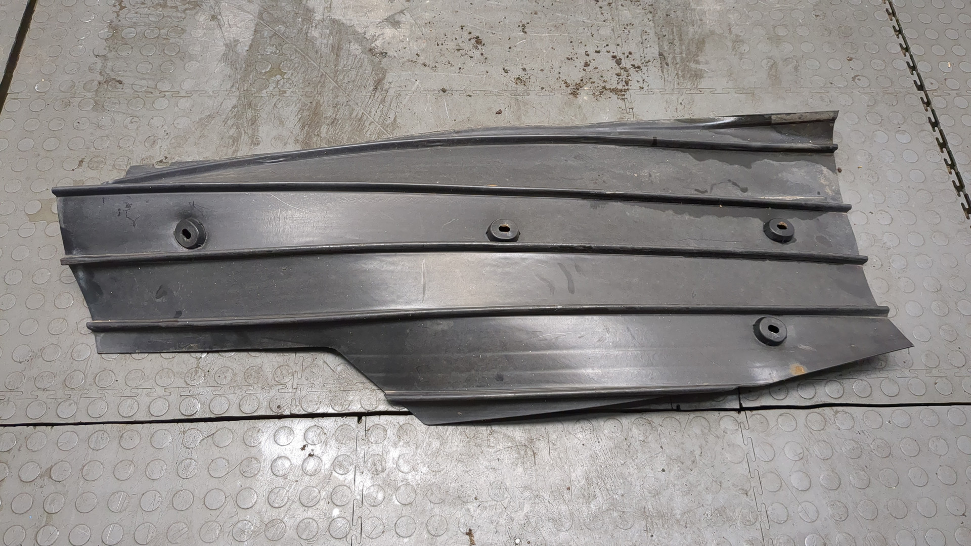 Локер передний правый