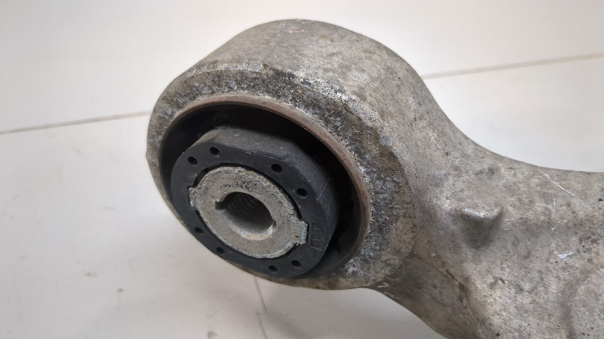 Рычаг задний правый