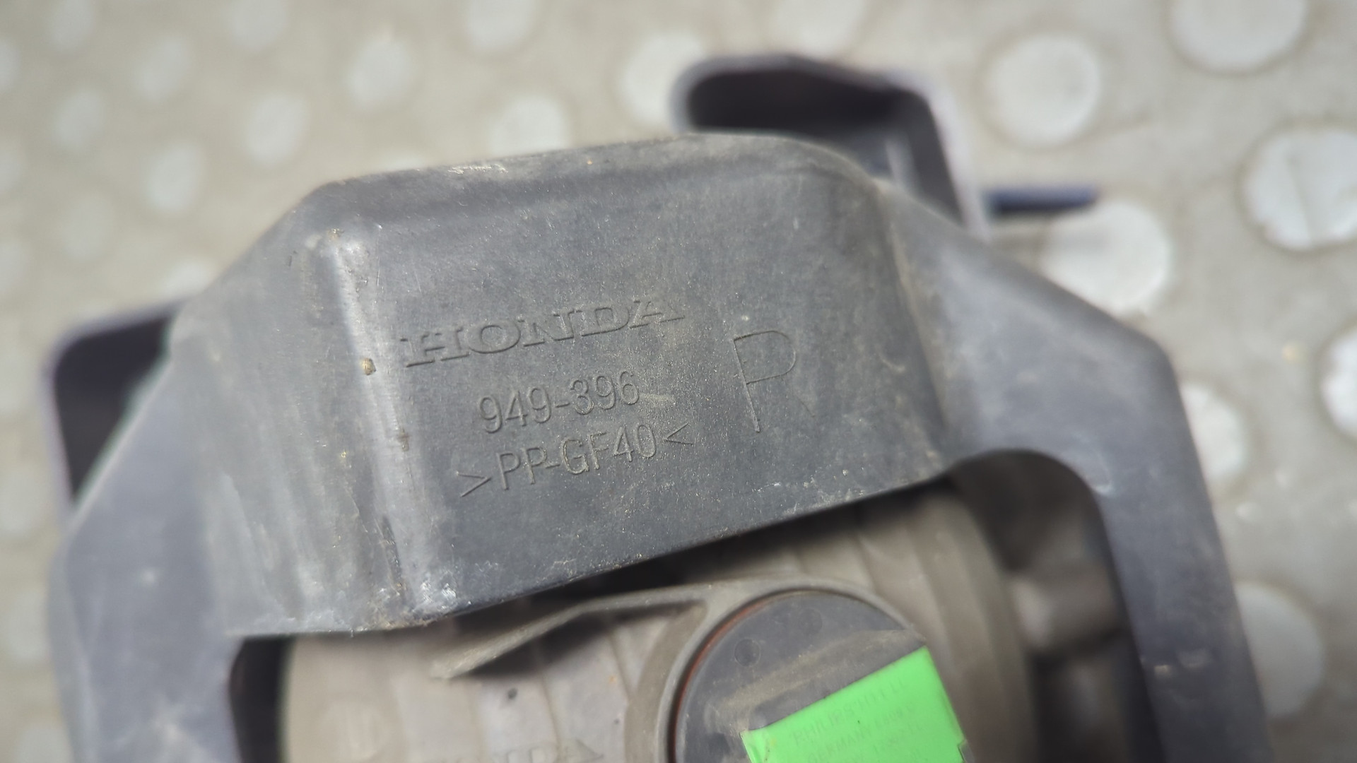 Фара противотуманная правая