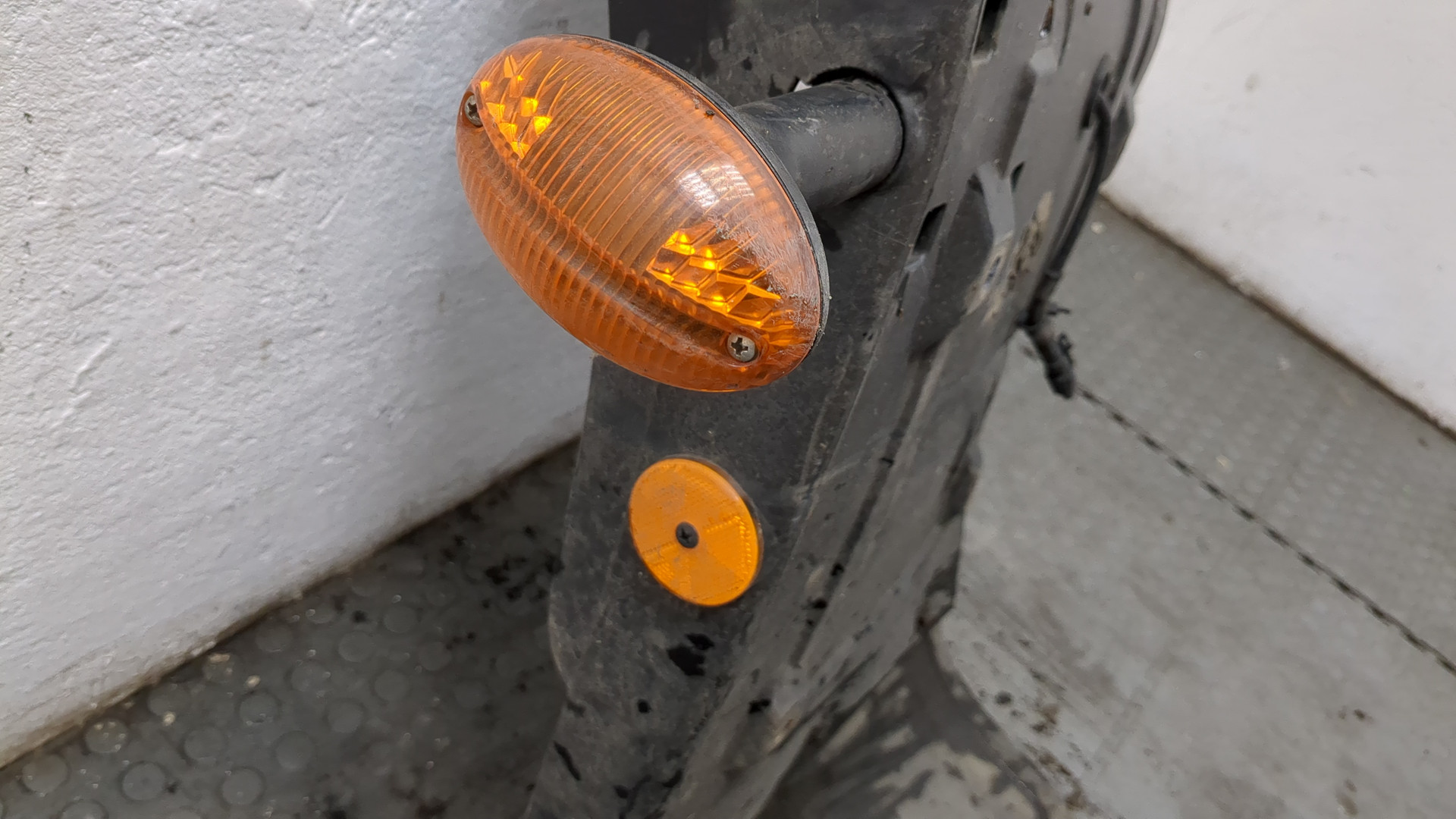 Крыло переднее левое