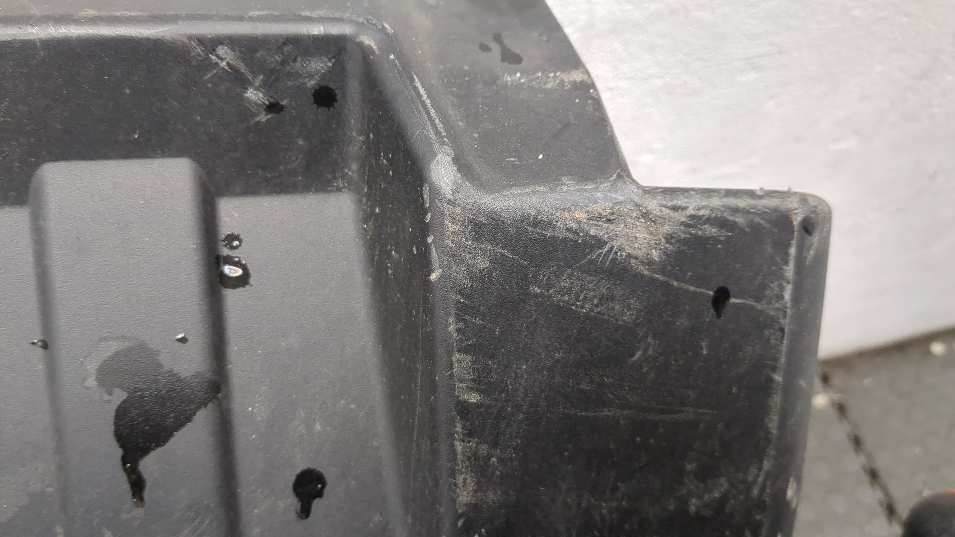 Крыло переднее правое