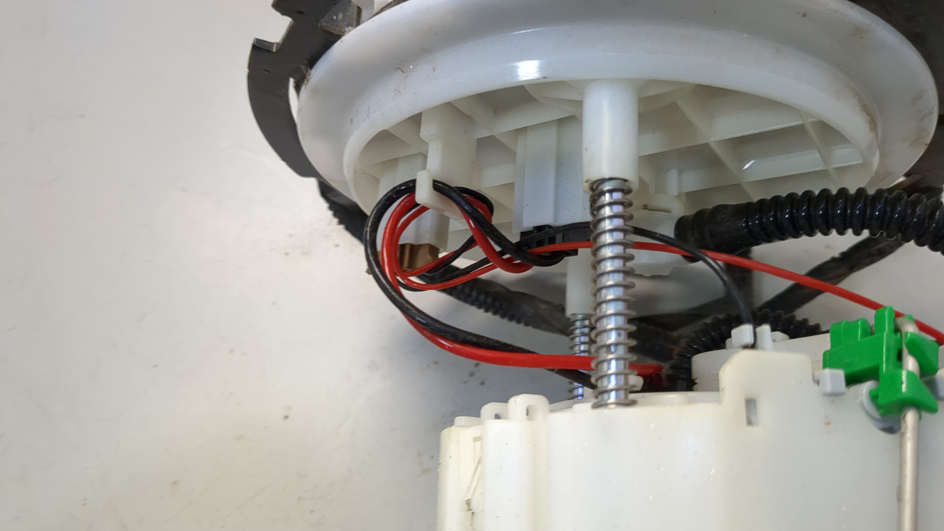 Насос топливный электрический