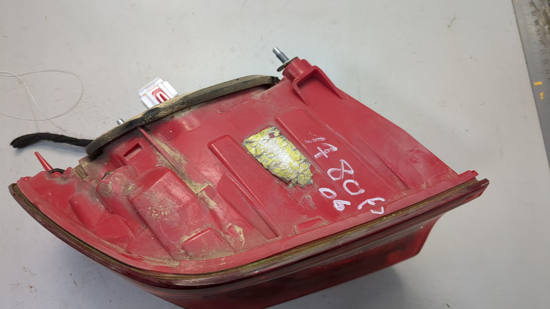 Фонарь задний правый